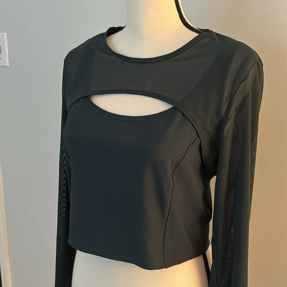 Old navy active tank with overlay